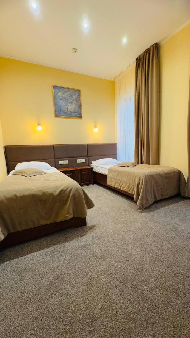 Hotel Kopa - ลวีฟ ภายนอก รูปภาพ